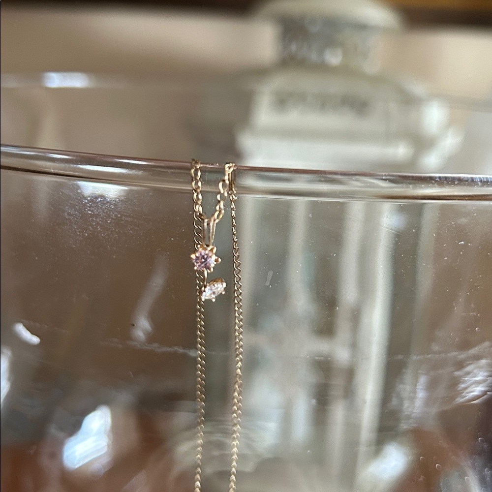 Gold Flower Pendant Necklace